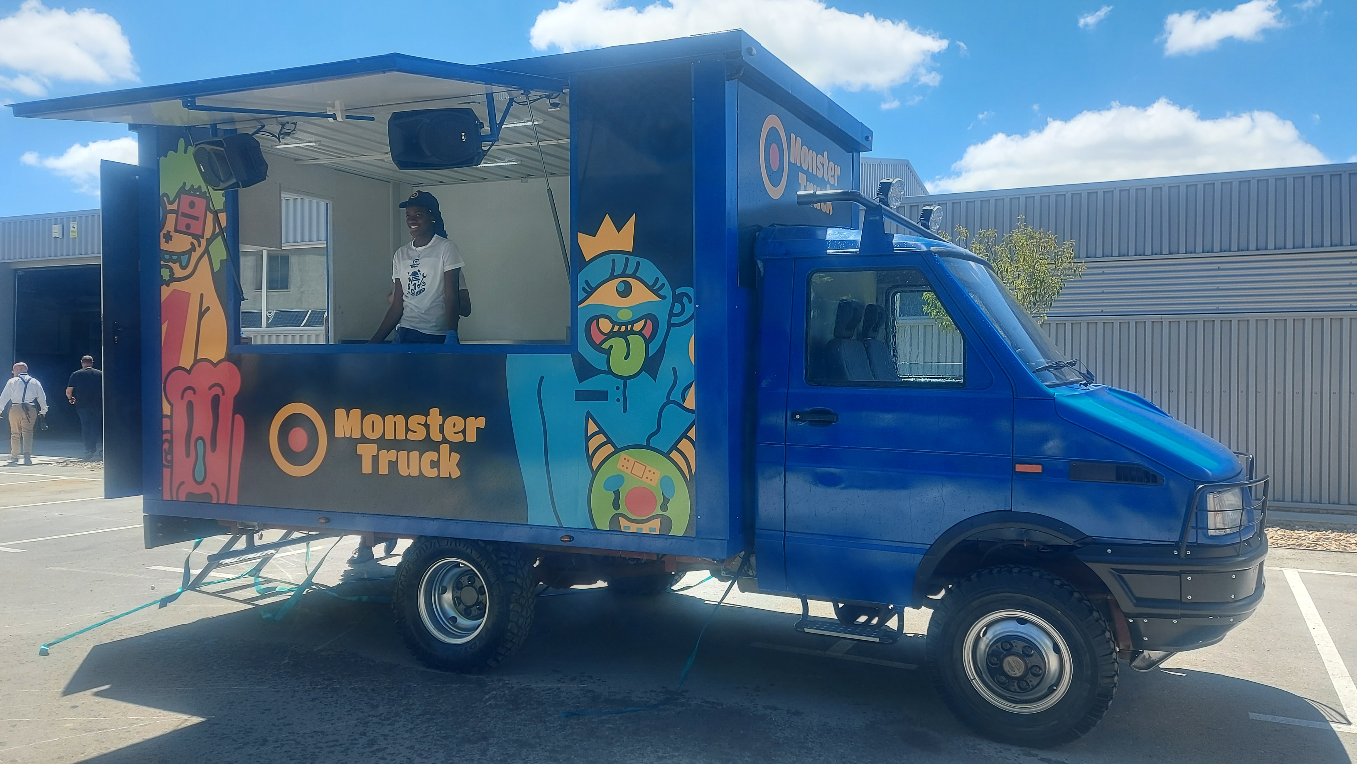 Huarte BHIk Txipi Monster Food Truck 'proiektua aurkeztu du, zentroko arlo profesionalek parte hartu duten gurpil gaineko enpresa